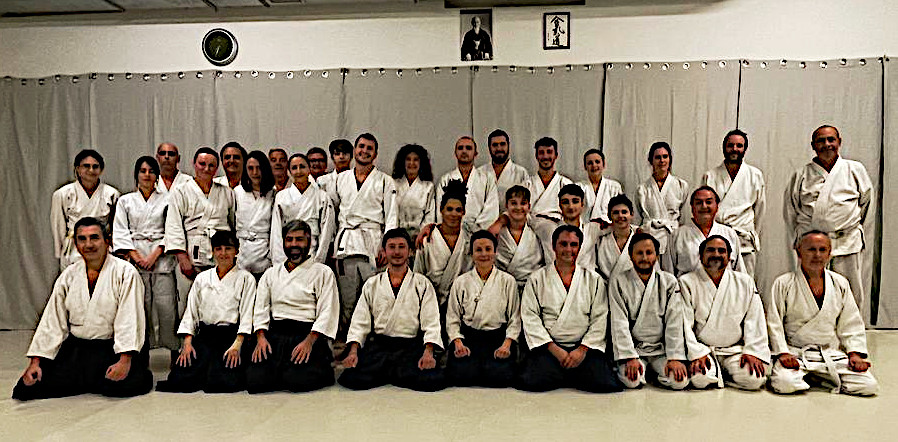 Foto gruppo adulti dojo hibiki aikido dojo
